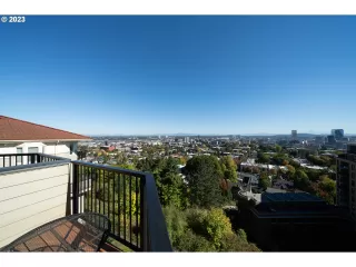 Photo #4: 24481605 Listing