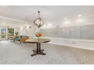 Photo #3: 24482000 Listing