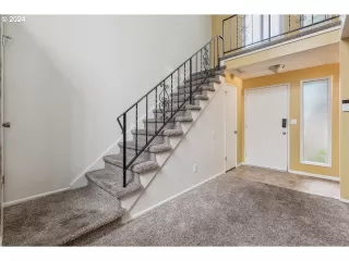 Photo #5: 24482471 Listing