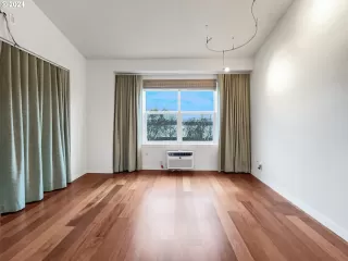 Photo #5: 24482753 Listing 