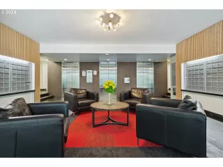 Photo #4: 24482960 Listing