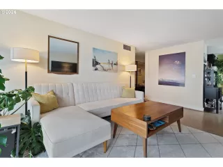 Photo #6: 24482960 Listing