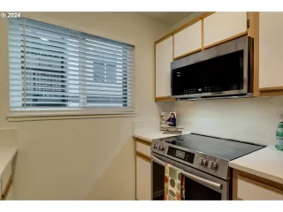 Photo #5: 24483012 Listing