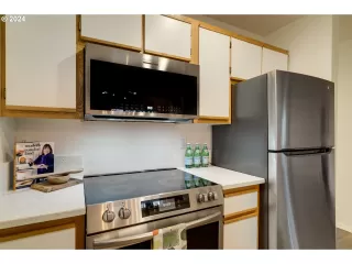 Photo #6: 24483012 Listing