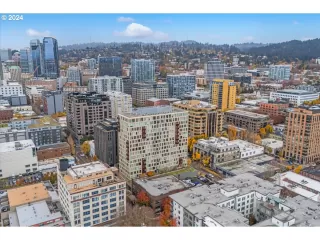 Photo #2: 24484609 Listing