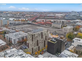 Photo #3: 24484609 Listing