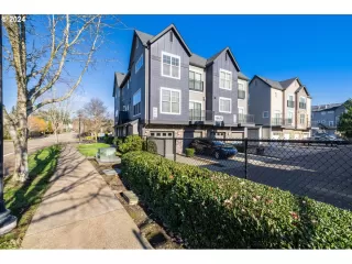 Photo #2: 24485734 Listing 