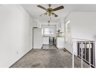 Photo #3: 24486252 Listing