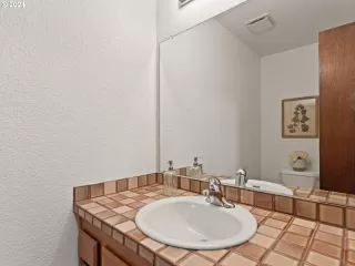 Photo #6: 24486254 Listing 