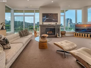 Photo #6: 24486885 Listing 