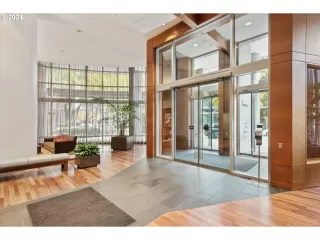 Photo #2: 24487052 Listing