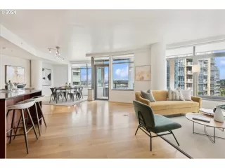 Photo #5: 24487052 Listing