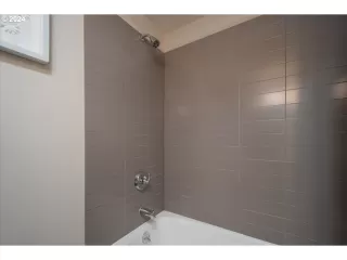 Photo #2: 24487418 Listing 