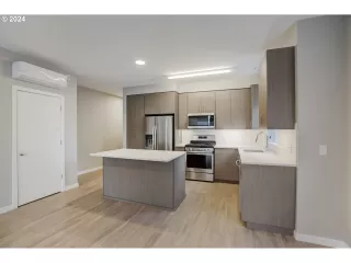 Photo #2: 24488016 Listing