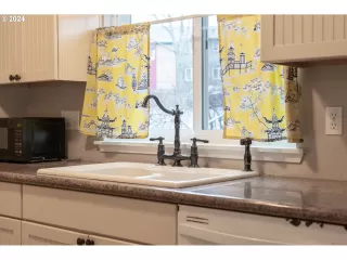 Photo #2: 24488196 Listing 