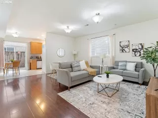 Photo #2: 24490127 Listing 