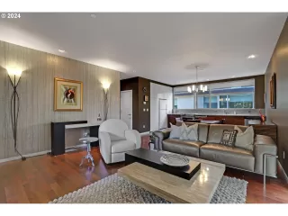 Photo #5: 24491235 Listing 