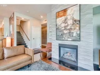 Photo #3: 24491278 Listing