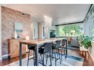 Photo #6: 24491278 Listing