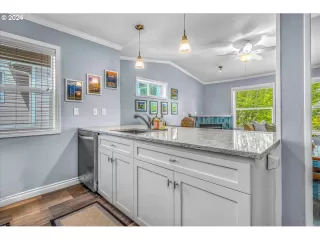 Photo #6: 24492657 Listing 