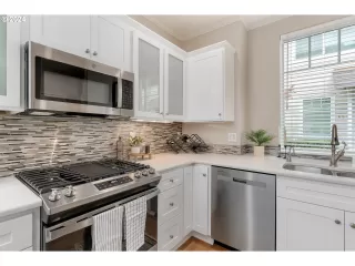 Photo #2: 24494784 Listing 