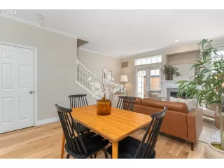 Photo #6: 24494784 Listing 