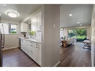 Photo #1: 24494842 Listing 