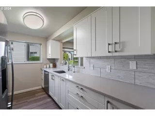 Photo #2: 24494842 Listing 