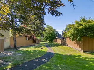 Photo #5: 24496137 Listing 