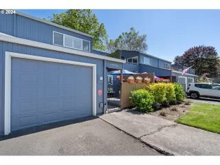 Photo #6: 24496137 Listing 