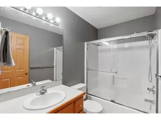 Photo #5: 24497018 Listing