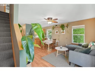 Photo #6: 24497018 Listing