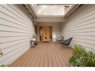 Photo #5: 24497323 Listing