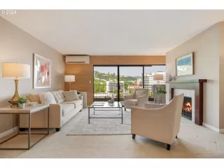 Photo #4: 24497471 Listing