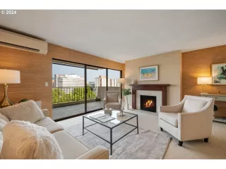 Photo #5: 24497471 Listing