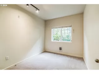Photo #6: 24497529 Listing 