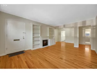 Photo #2: 24497555 Listing