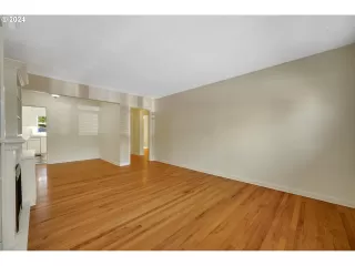 Photo #3: 24497555 Listing