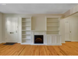 Photo #4: 24497555 Listing