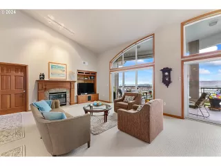 Photo #4: 24497827 Listing