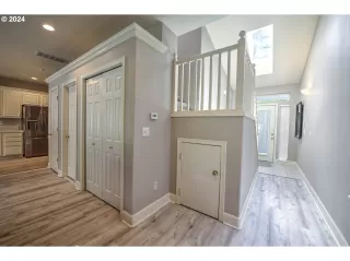 Photo #5: 24498827 Listing