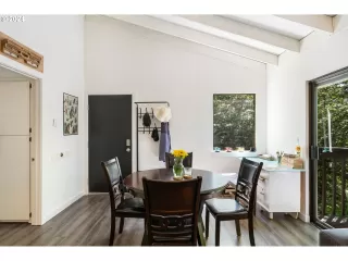 Photo #4: 24501614 Listing