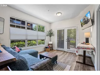 Photo #4: 24501829 Listing