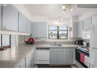 Photo #3: 24503753 Listing