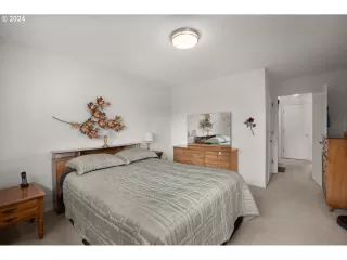 Photo #6: 24503753 Listing