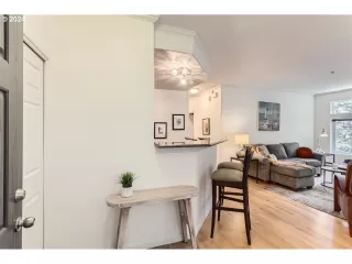 Photo #3: 24505115 Listing 