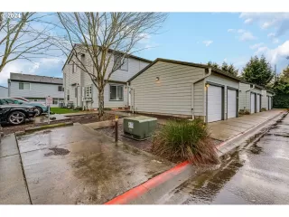 Photo #3: 24505349 Listing