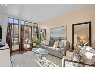 Photo #6: 24505735 Listing