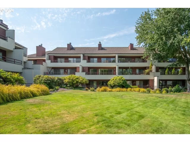 MLS: 24507736 Condo For Sale