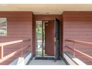 Photo #2: 24507736 Listing